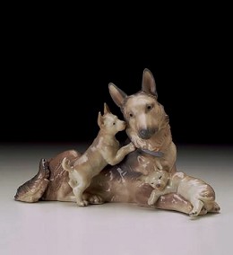 German Shepherd Dog With Puppies 1997-2000 by Lladro Image is watermarked for copyright protection and is not present on the actual art work.