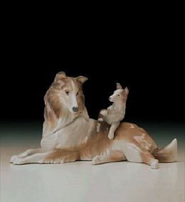 Collie with Puppy 1997-00 by Lladro Image is watermarked for copyright protection and is not present on the actual art work.