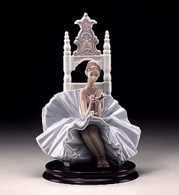 In Admiration 1998-00 by Lladro Image is watermarked for copyright protection and is not present on the actual art work.
