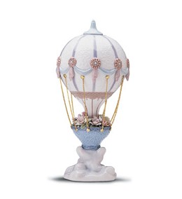Flying High 1998-00 by Lladro Image is watermarked for copyright protection and is not present on the actual art work.