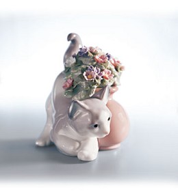 Secret Spot by Lladro Image is watermarked for copyright protection and is not present on the actual art work.