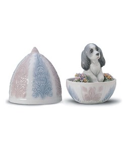Puppy Surprise 1999-01 by Lladro Image is watermarked for copyright protection and is not present on the actual art work.