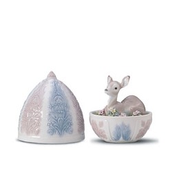 Fawn Surprise by Lladro Image is watermarked for copyright protection and is not present on the actual art work.