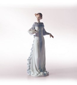 Winter Love 1999-02 by Lladro Image is watermarked for copyright protection and is not present on the actual art work.