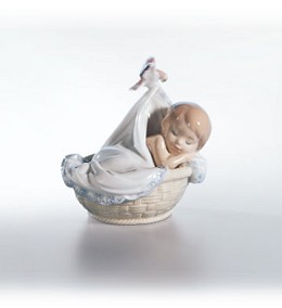 Tender Dreams by Lladro Image is watermarked for copyright protection and is not present on the actual art work.