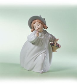 Romance by Lladro Image is watermarked for copyright protection and is not present on the actual art work.