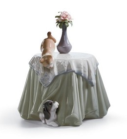 Playful Mates by Lladro Image is watermarked for copyright protection and is not present on the actual art work.