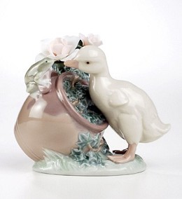 How Are You by Lladro Image is watermarked for copyright protection and is not present on the actual art work.