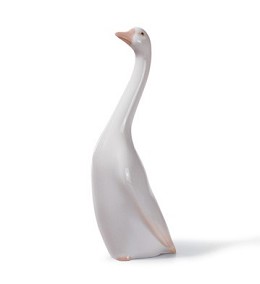 Goose by Lladro Image is watermarked for copyright protection and is not present on the actual art work.
