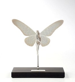 Papilio Gigante by Lladro Image is watermarked for copyright protection and is not present on the actual art work.