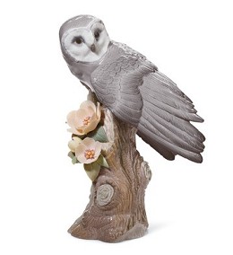 Owl by Lladro Image is watermarked for copyright protection and is not present on the actual art work.