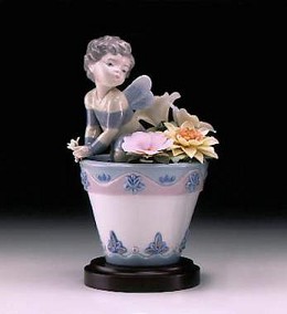 Bumblebee Fantasy by Lladro Image is watermarked for copyright protection and is not present on the actual art work.