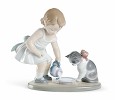 Lladro&nbsp;Kitty's Breakfast Time