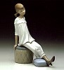 Lladro Girl with Mothers Shoe 1969-85