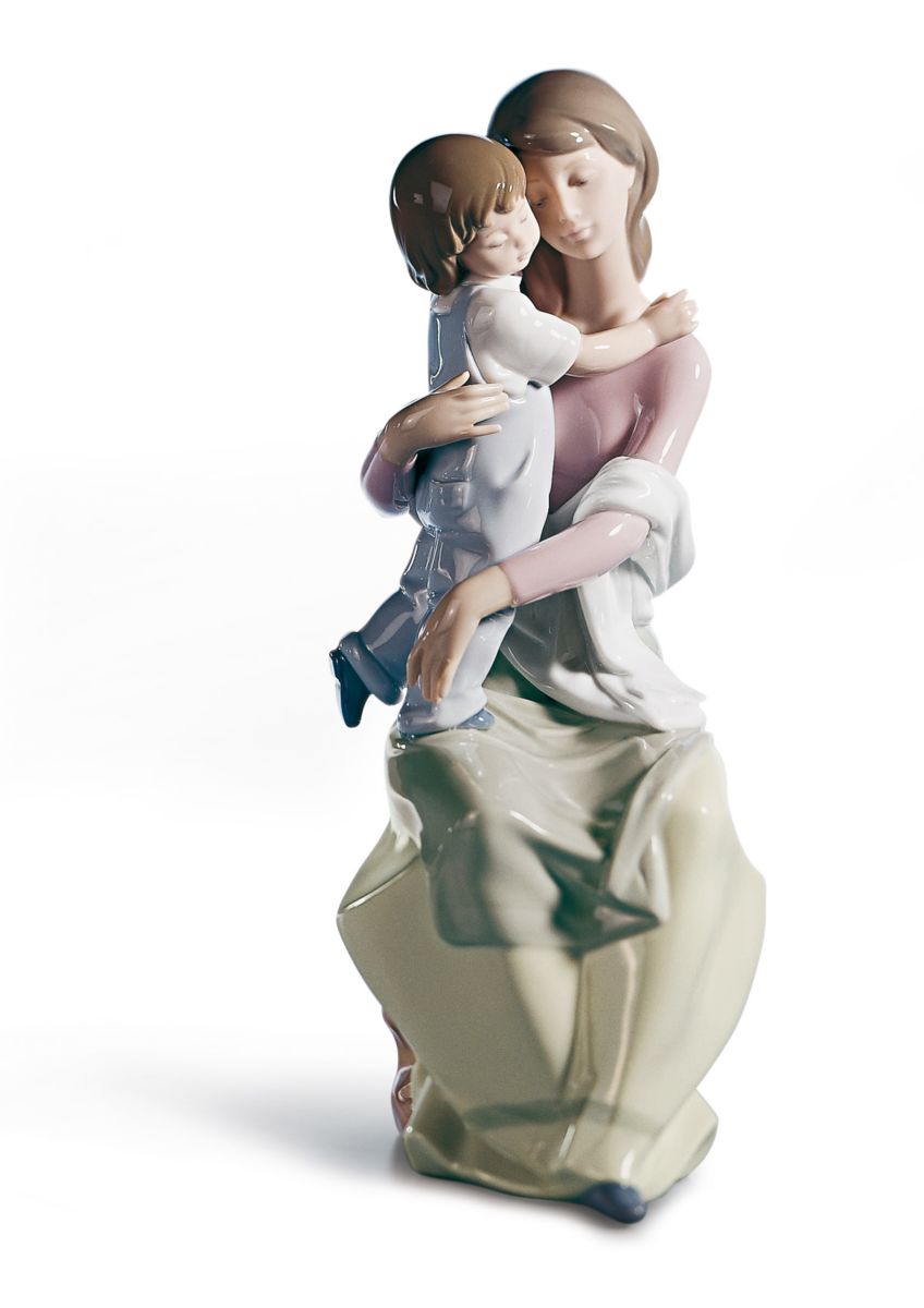 Porcelain Mother Figure. LLADRÓ Beginnings Mother Figurine 