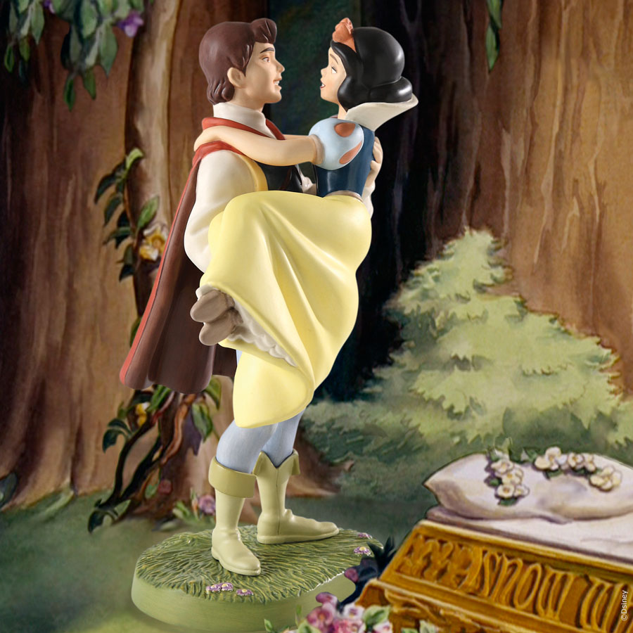 WDCC Disney Classics Snow White and Prince Fairytale Ending
