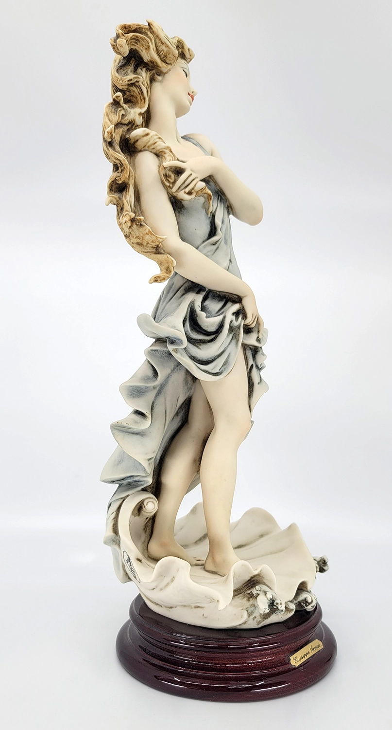 Venus 1993 Members Only by Giuseppe Armani | Elegant