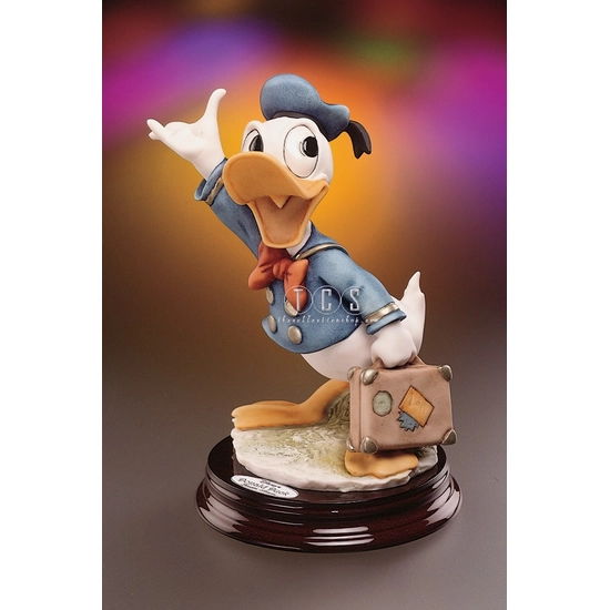 ジョゼッペアルマーニ ドナルドダック 限定フィギュア ディズニーコーナーより！ジョゼッペ・アルマーニ『ドナルド