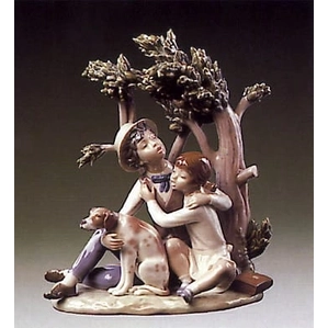 Lladro Looking For Refuge Porcelain Figurine