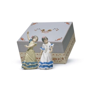 Lladro Set Spring Fair in Sevilla Porcelain Figurine