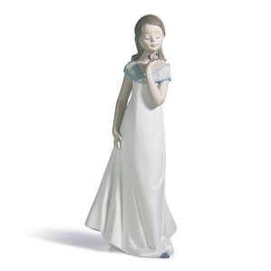Lladro A Special Occasion Porcelain Figurine