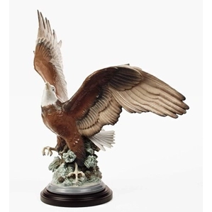 Lladro A Symbol Of Freedom 2005-08 Porcelain Figurine