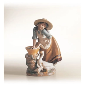 Lladro Laundry Day Porcelain Figurine