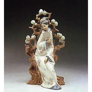 Geisha 1972-93 by Lladro | Handcrafted Spanish Porcelain Art