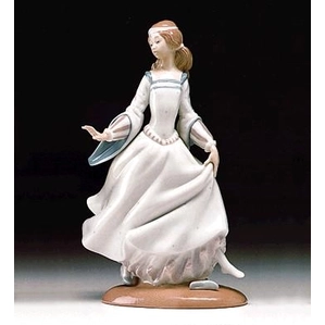 Cinderella 1972-98 by Lladro | Handcrafted Spanish Porcelain