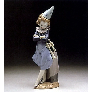 LLADRO 06658 春の目覚め　モーニングソング Morning Song Girl Figurine | Lladró® USA