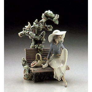 Sunday In The Park 1986-96 by Lladro | Handcrafted Spanish Sunday In The Park 1986-96 by Lladro | Handcrafted Spanish