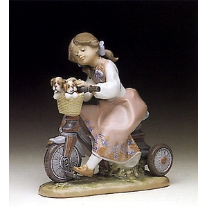 Lladro Traveling In Style 1990-94 Porcelain Figurine