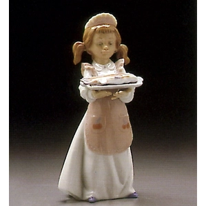 Lladro Dinner Is Served Porcelain Figurine