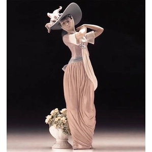 Lladro Paris In Bloom 1996-99 Porcelain Figurine