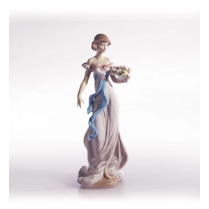 希少　美品　Spring splendor LLADRO Spring Splendor Woman Figurine | Lladró® USA