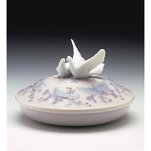 Lladro The Encounter Porcelain Figurine
