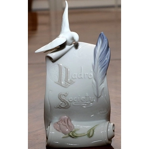 Lladro Art Brings Us Together 1999-99 1999 Membership Gift Porcelain Figurine